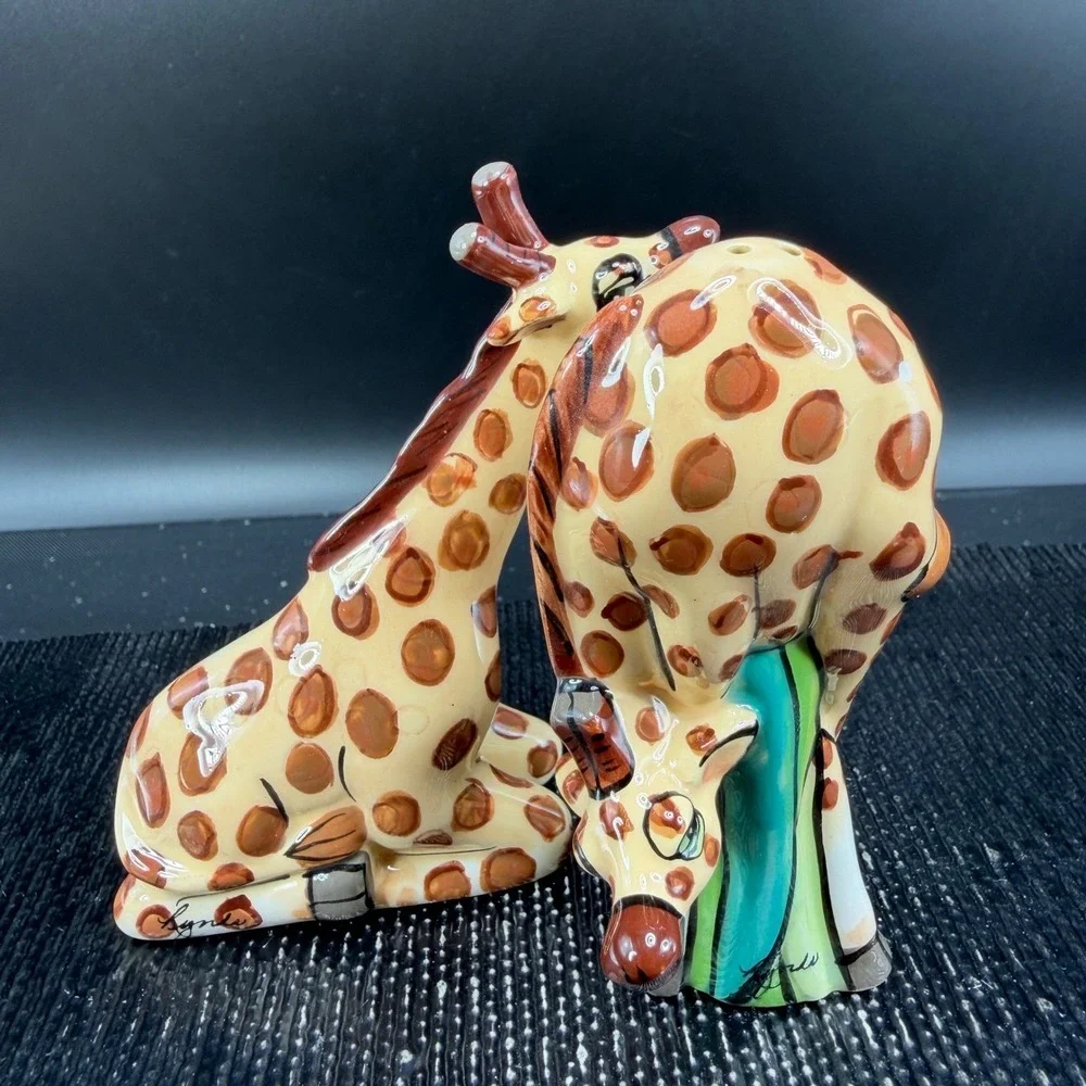 Blue Sky Ceramic Giraffe Salt and Pepper‎ Shaker Set Brown Tan Hand Painted 4in